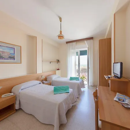 Hotel Venezia New 3*